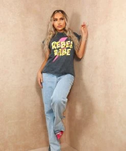 Miss Moda Luxe Pink Detailed Acid-wash Rebel Printed Graphic T-shirt
