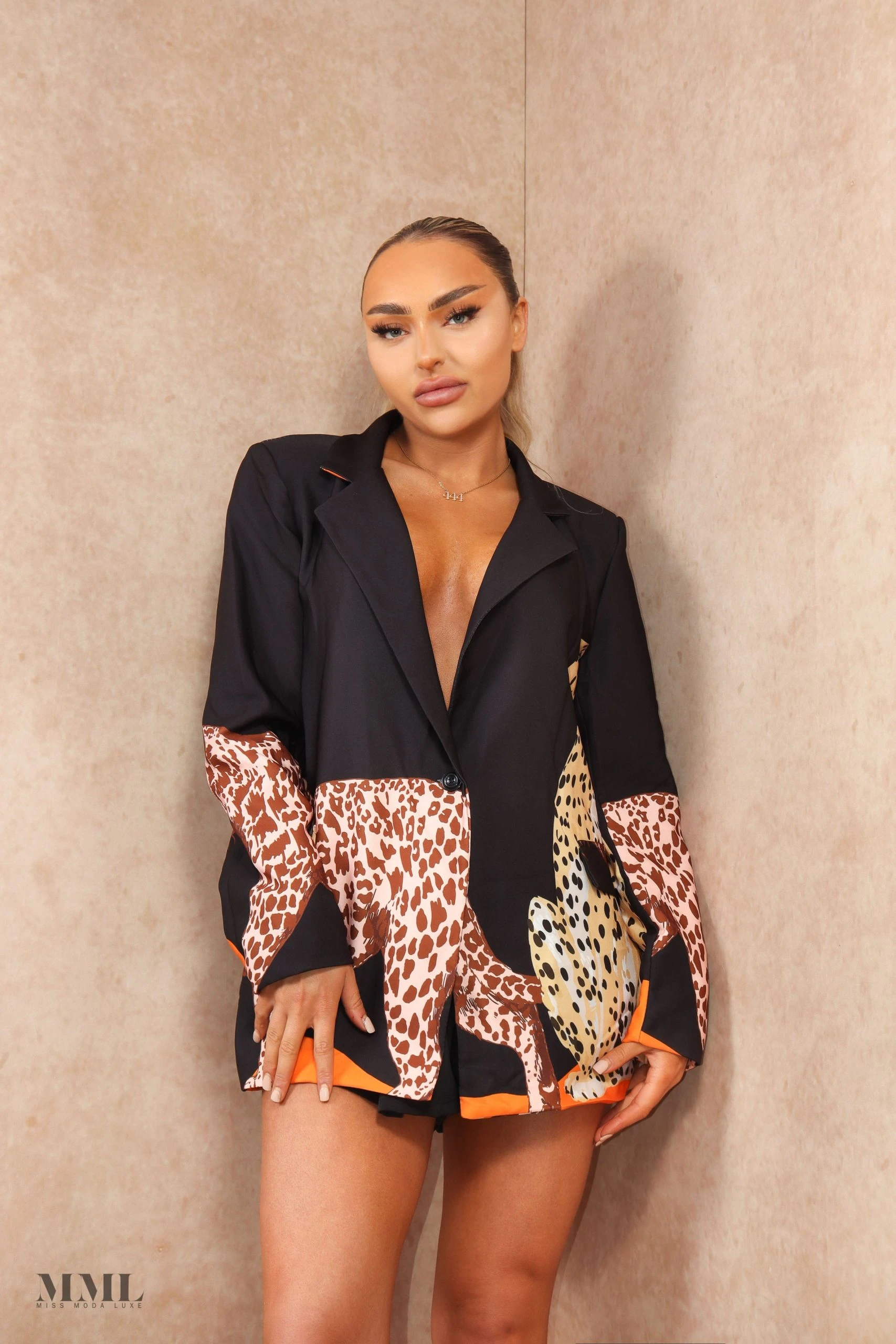 Miss Moda Luxe Black Premium Cheetah Graphic Print Colour-block Blazer 1 Miss Moda Luxe Black Premium Cheetah Graphic Print Colour-block Blazer