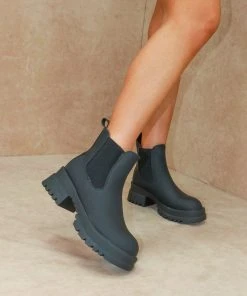 Miss Moda Luxe CLARA Black Low Rise Heeled Chelsea Boot