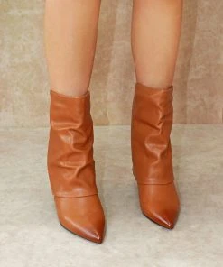 Miss Moda Luxe Cinzia Tan Fold Over Calf High Boot 6 Miss Moda Luxe Cinzia Tan Fold Over Calf High Boot -Miss Moda Luxe Shop cinziatan3 97cbcc38 26c9 48bb b039 93673c8745ea scaled