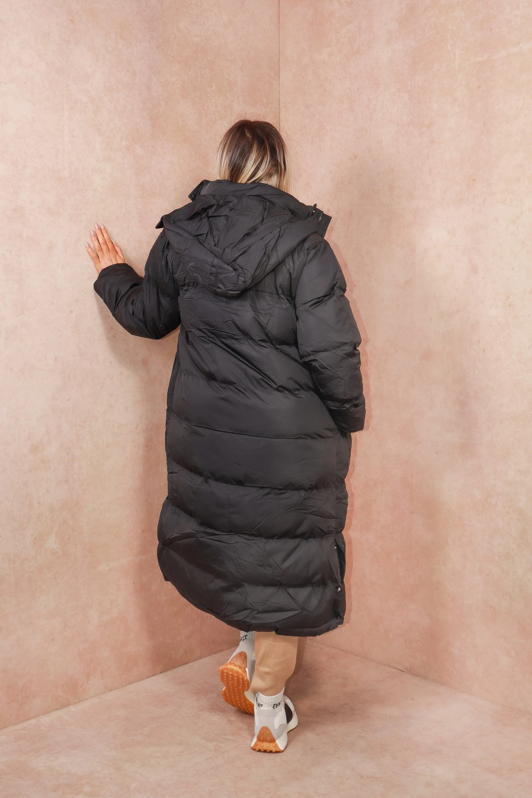 Miss Moda Luxe Black Long-line Padded Puffer Jacket 3 Miss Moda Luxe Black Long-line Padded Puffer Jacket - Image 3