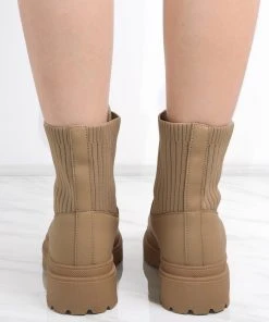 Miss Moda Luxe Camel Zip Front Chunky Ribbed Ankle Boot 7 Miss Moda Luxe Camel Zip Front Chunky Ribbed Ankle Boot -Miss Moda Luxe Shop redo 670 scaled