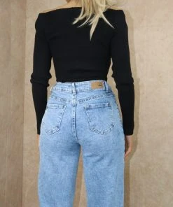 Miss Moda Luxe Black Ribbed Sweetheart Neck Bodysuit. -Miss Moda Luxe Shop sweetheartbodysuit3