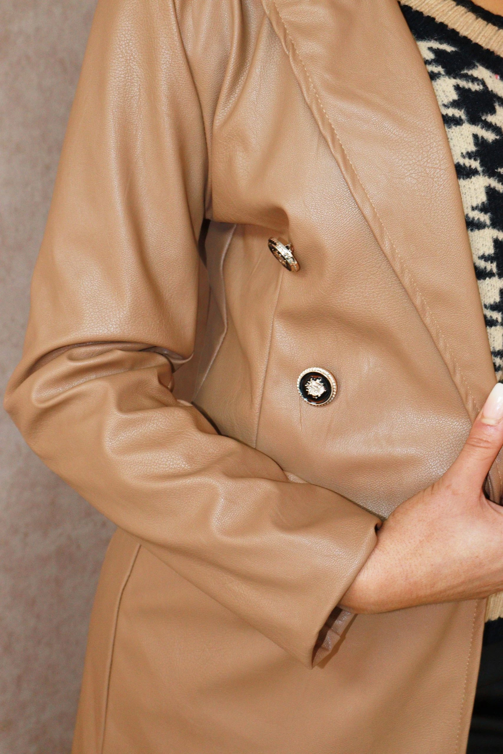 Miss Moda Luxe Camel PU Faux Leather Long Sleeve Lapel Detail Long Line Blazer 2 Miss Moda Luxe Camel PU Faux Leather Long Sleeve Lapel Detail Long Line Blazer - Image 2